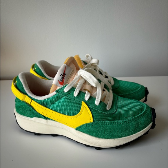 Green and yellow Nikes (size 7) - Picture 2 of 2